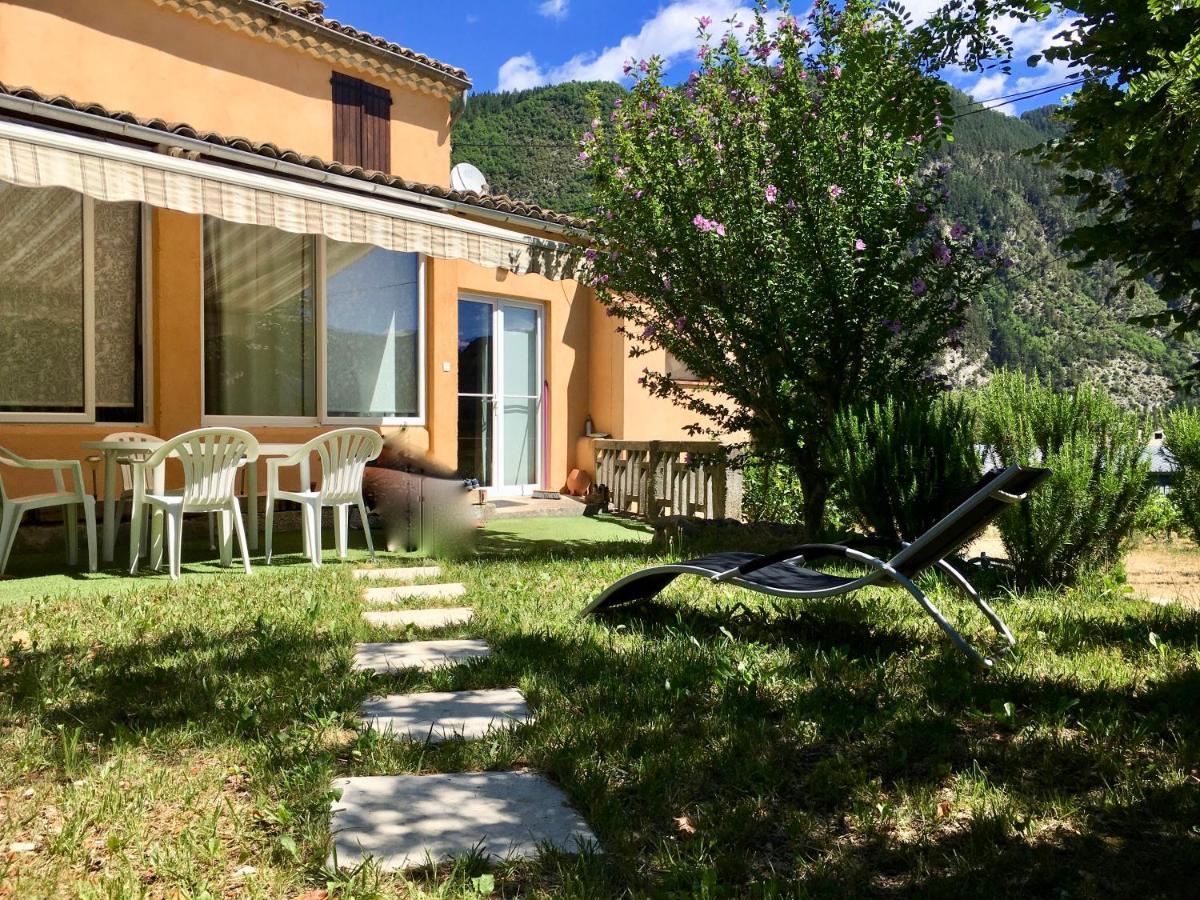 La Maiouneta Entrevaux Exteriör bild
